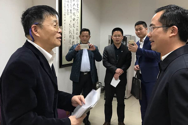 3月22日胡鞍鋼出席“中國(guó)特色社會(huì)主義現(xiàn)代化道路”專題學(xué)習(xí)會(huì)