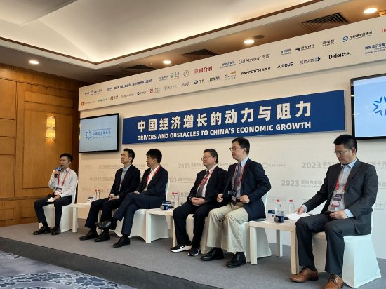 中國(guó)面臨的外部發(fā)展環(huán)境發(fā)生了重大的根本性的變化